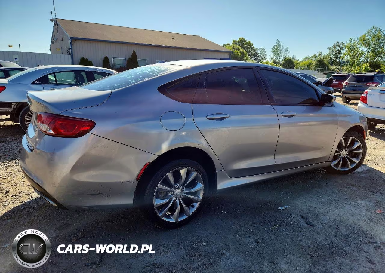 2015 Chrysler 200 S VIN:1C3CCCBB5FN749722 - 3