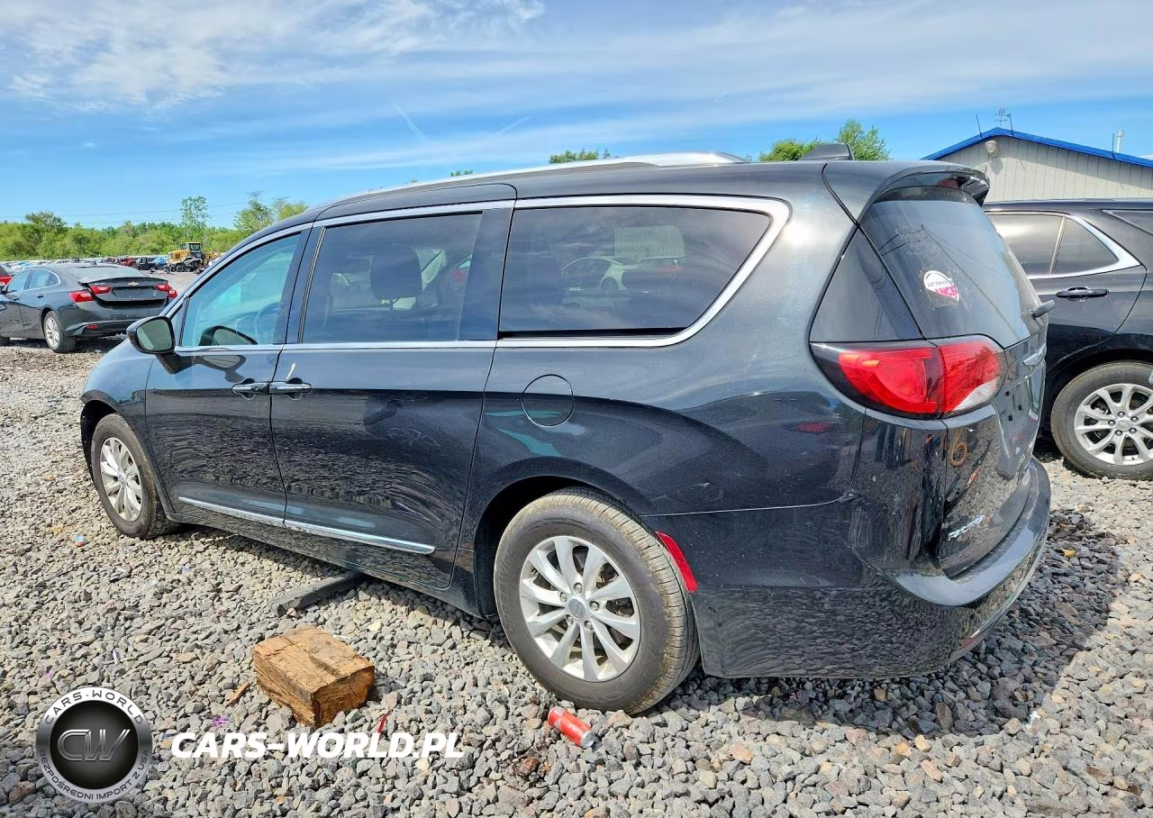 2018 Chrysler Pacifica Touring L Plus VIN:2C4RC1EG6JR247900 - 2