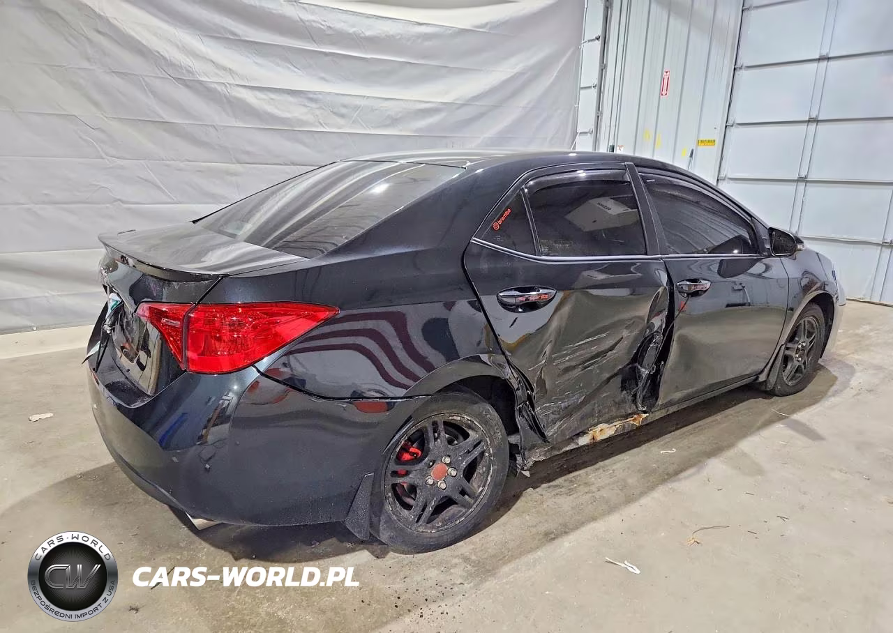 2018 Toyota Corolla Se VIN:2T1BURHE7JC108902 - 3