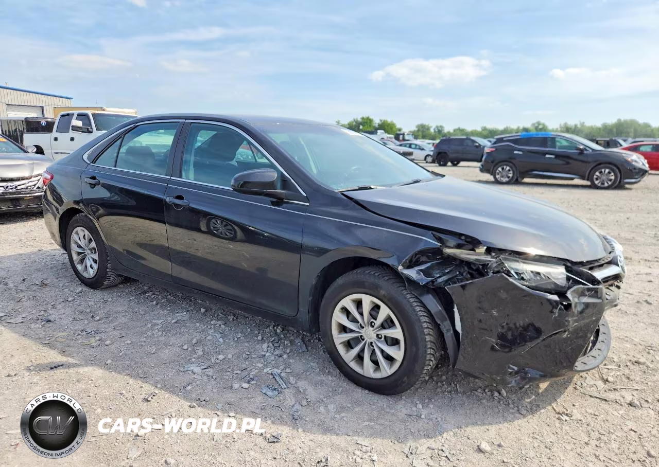 2016 Toyota Camry Le VIN:4T4BF1FK6GR556050 - 4