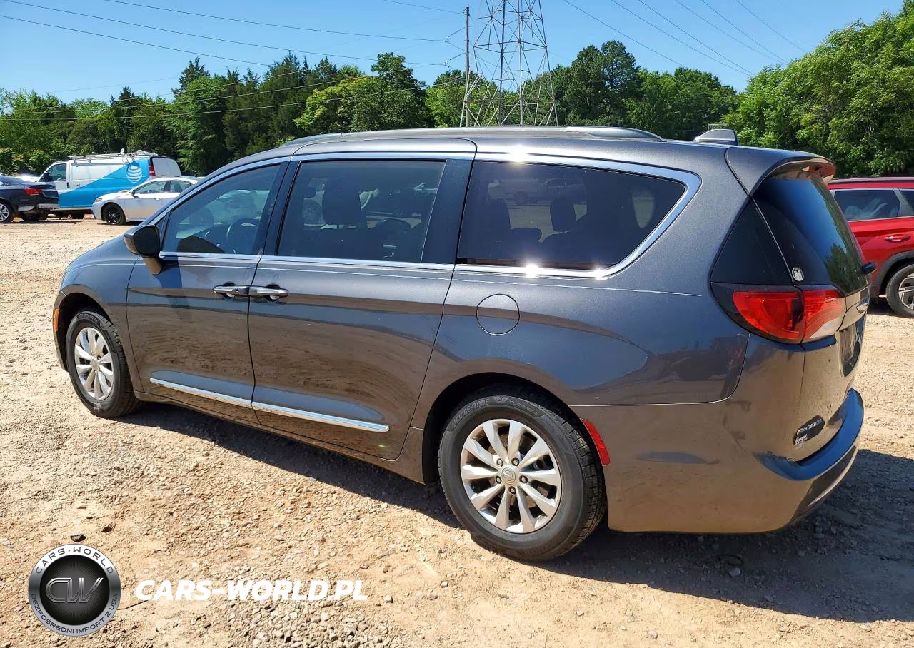 2017 Chrysler Pacifica Touring L VIN:2C4RC1BG8HR811772 - 2