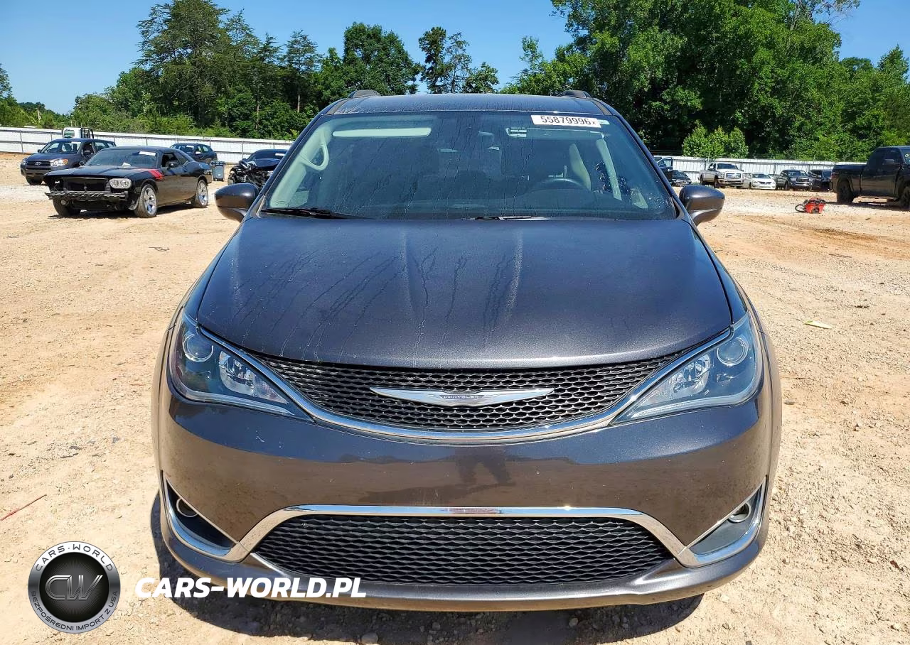 2017 Chrysler Pacifica Touring L VIN:2C4RC1BG8HR811772 - 5