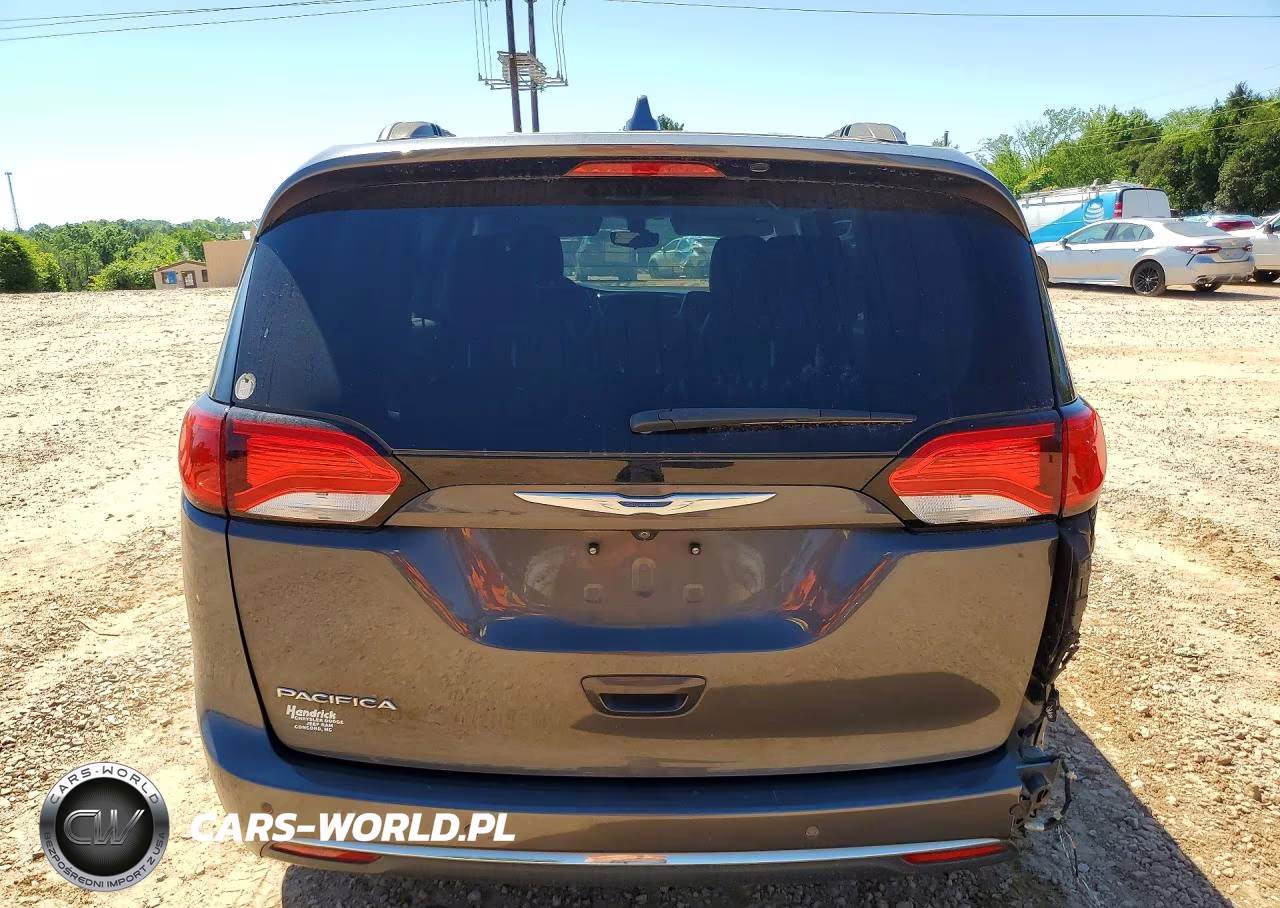 2017 Chrysler Pacifica Touring L VIN:2C4RC1BG8HR811772 - 6