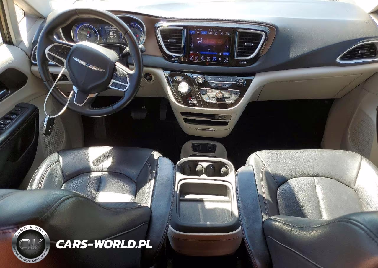 2017 Chrysler Pacifica Touring L VIN:2C4RC1BG8HR811772 - 8