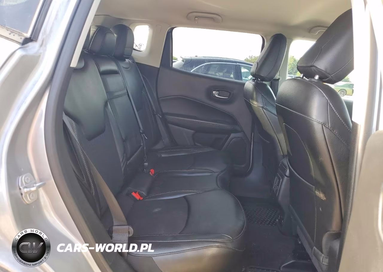 2019 Jeep Compass Latitude VIN:3C4NJDBB9KT672203 - 10