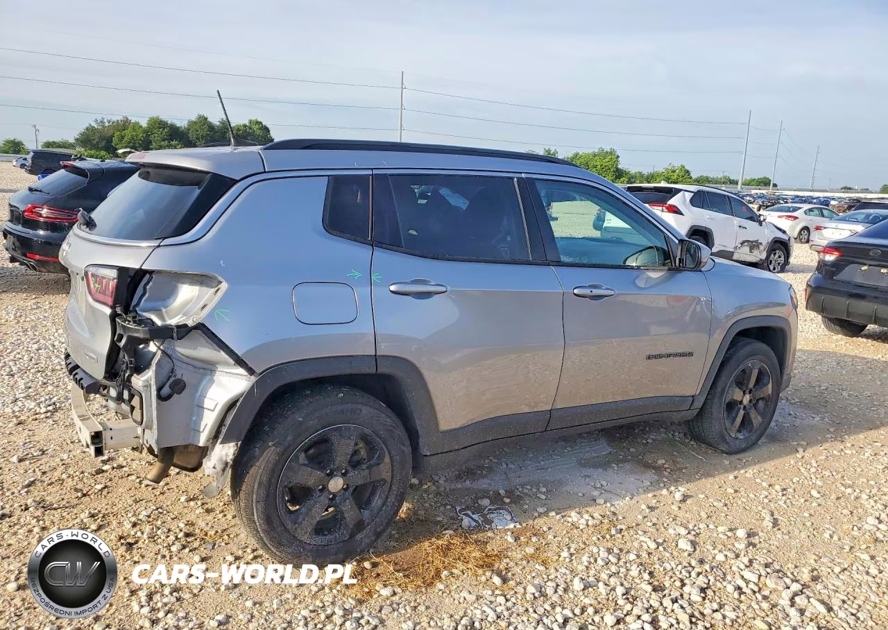 2019 Jeep Compass Latitude VIN:3C4NJDBB9KT672203 - 3