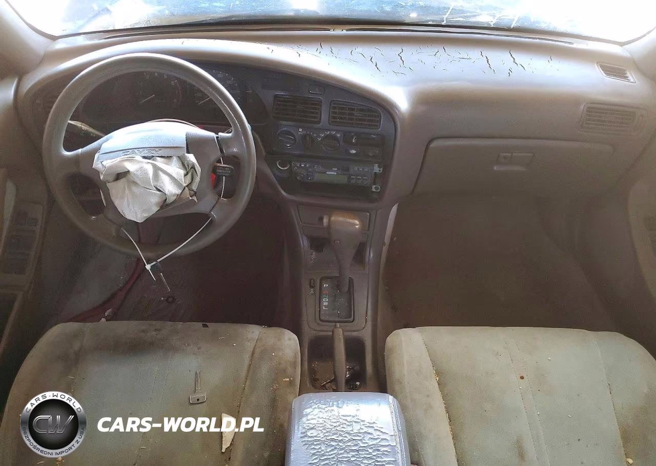 1993 Toyota Camry Le VIN:4T1SK12W5PU164823 - 8