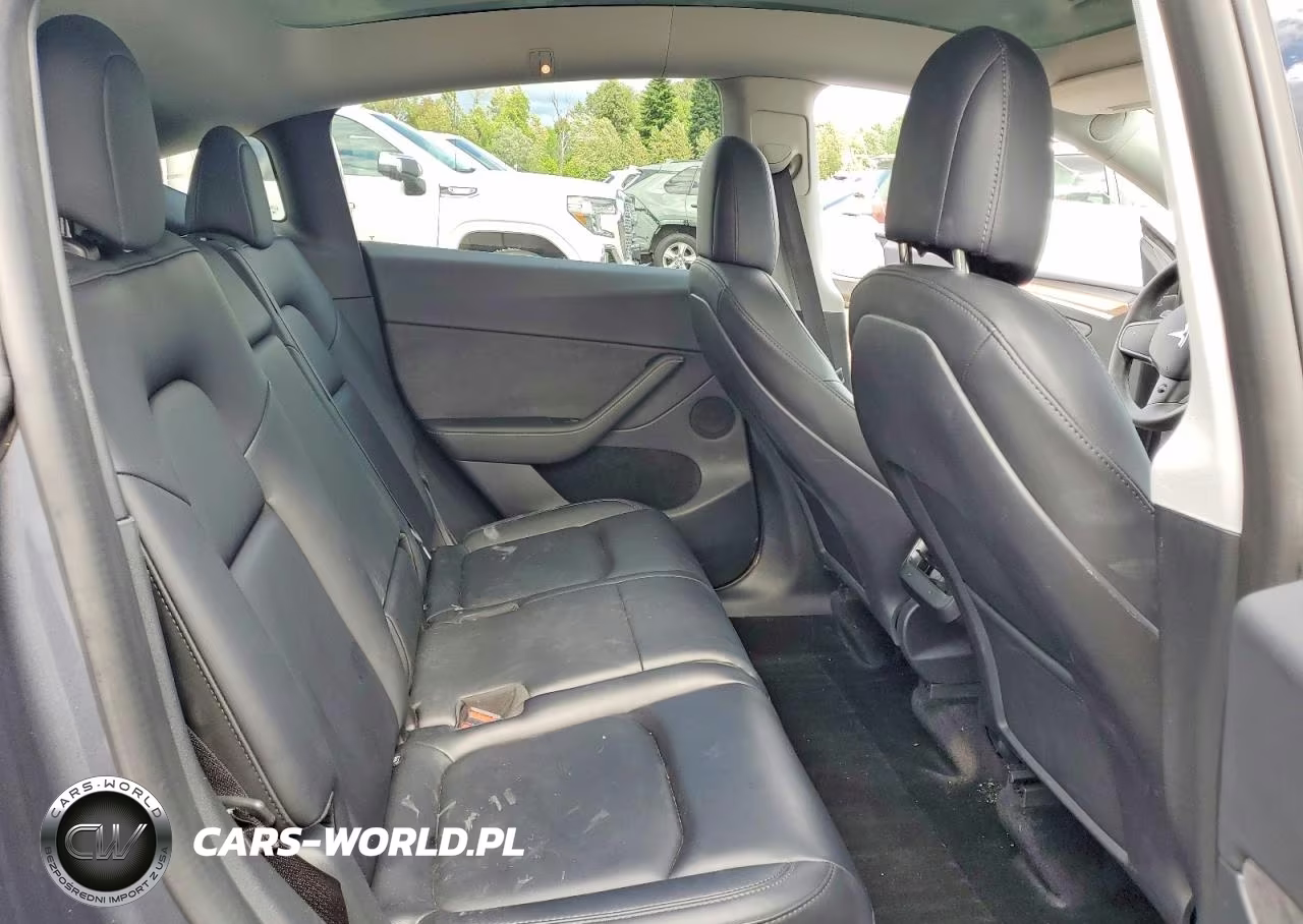 2023 Tesla Model Y VIN:7SAYGAEE0PF596752 - 10