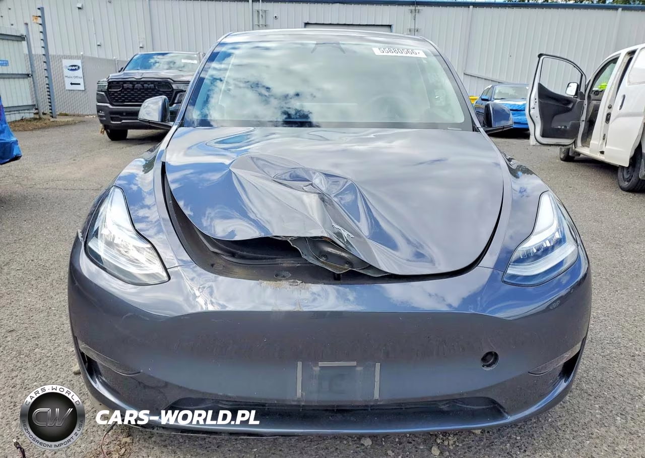 2023 Tesla Model Y VIN:7SAYGAEE0PF596752 - 5
