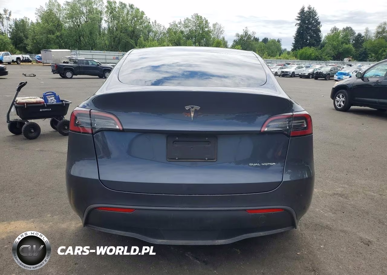 2023 Tesla Model Y VIN:7SAYGAEE0PF596752 - 6
