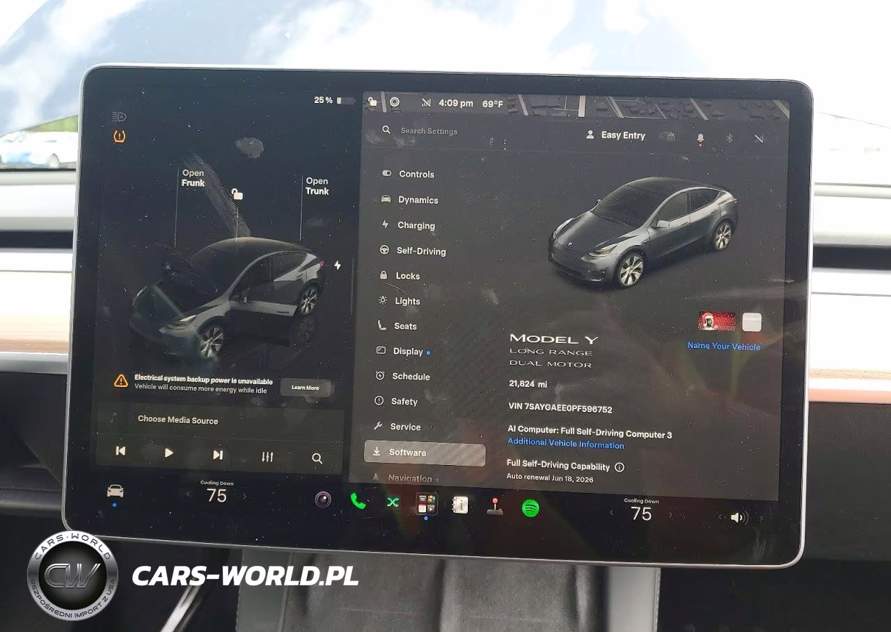 2023 Tesla Model Y VIN:7SAYGAEE0PF596752 - 9