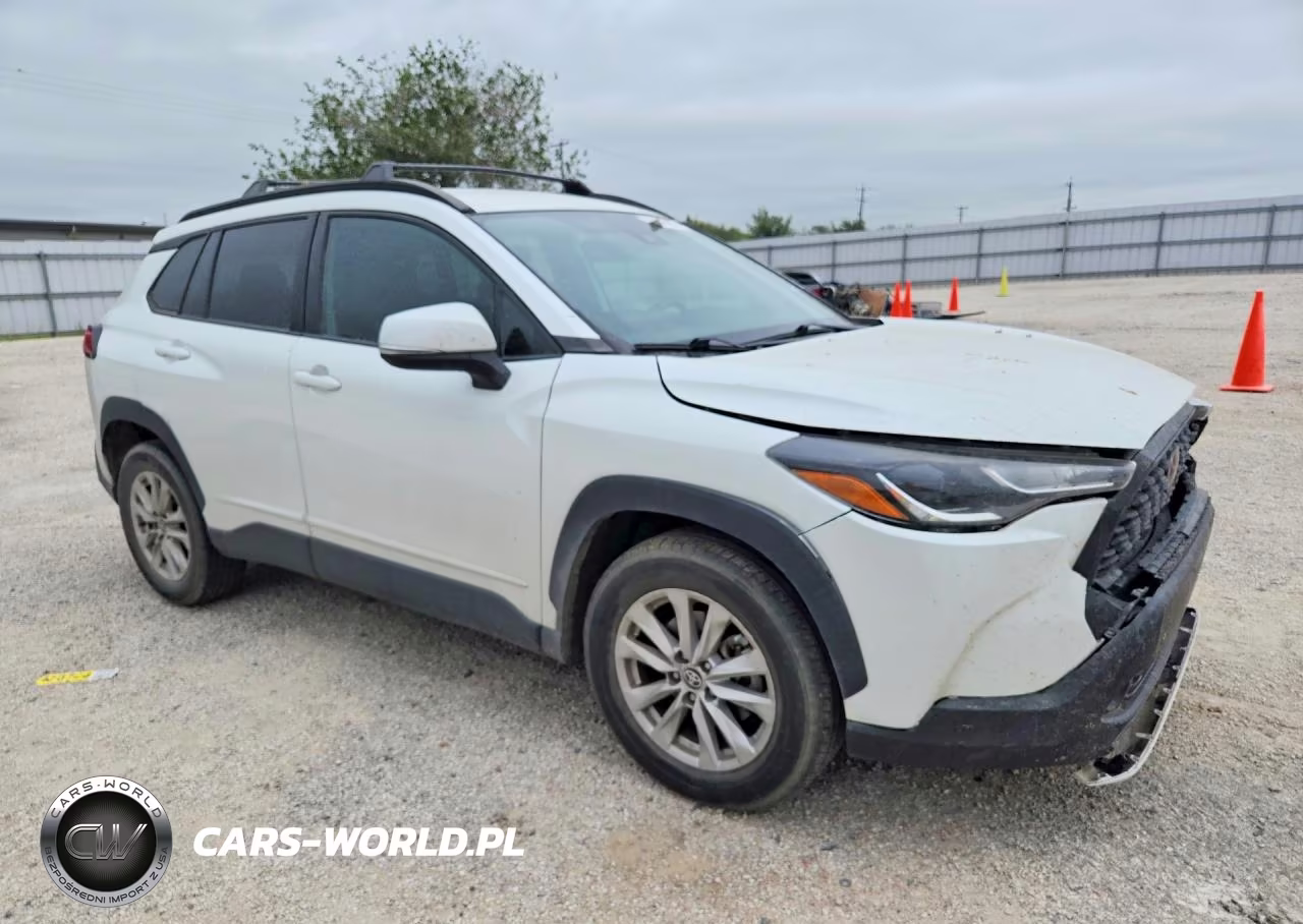 2022 Toyota Corolla Cross Le VIN:7MUCAAAG5NV016832 - 4
