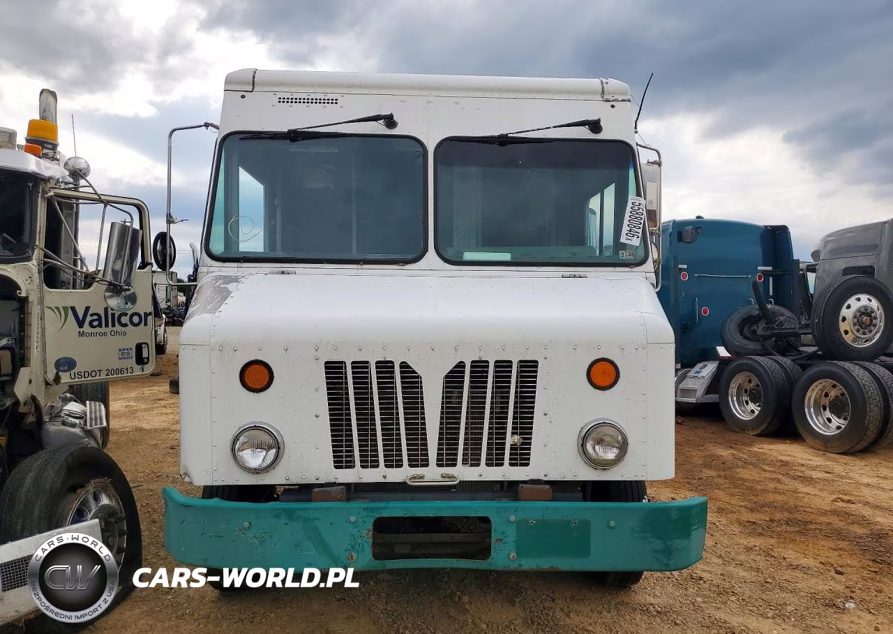 2011 Workhorse W62 Delivery Truck VIN:5B4LFG2EXB3443468 - 5