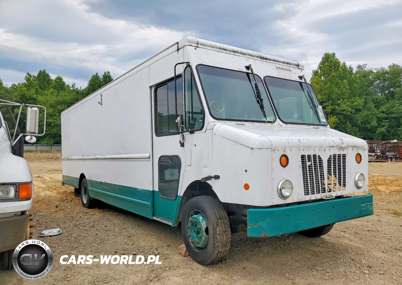 2008 Workhorse W62 Delivery Truck VIN:5B4LPG2G283432486 - 4
