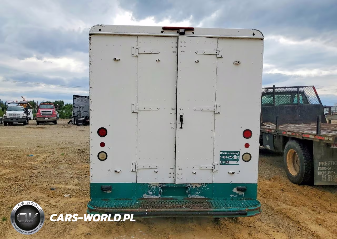 2008 Workhorse W62 Delivery Truck VIN:5B4LPG2G283432486 - 6