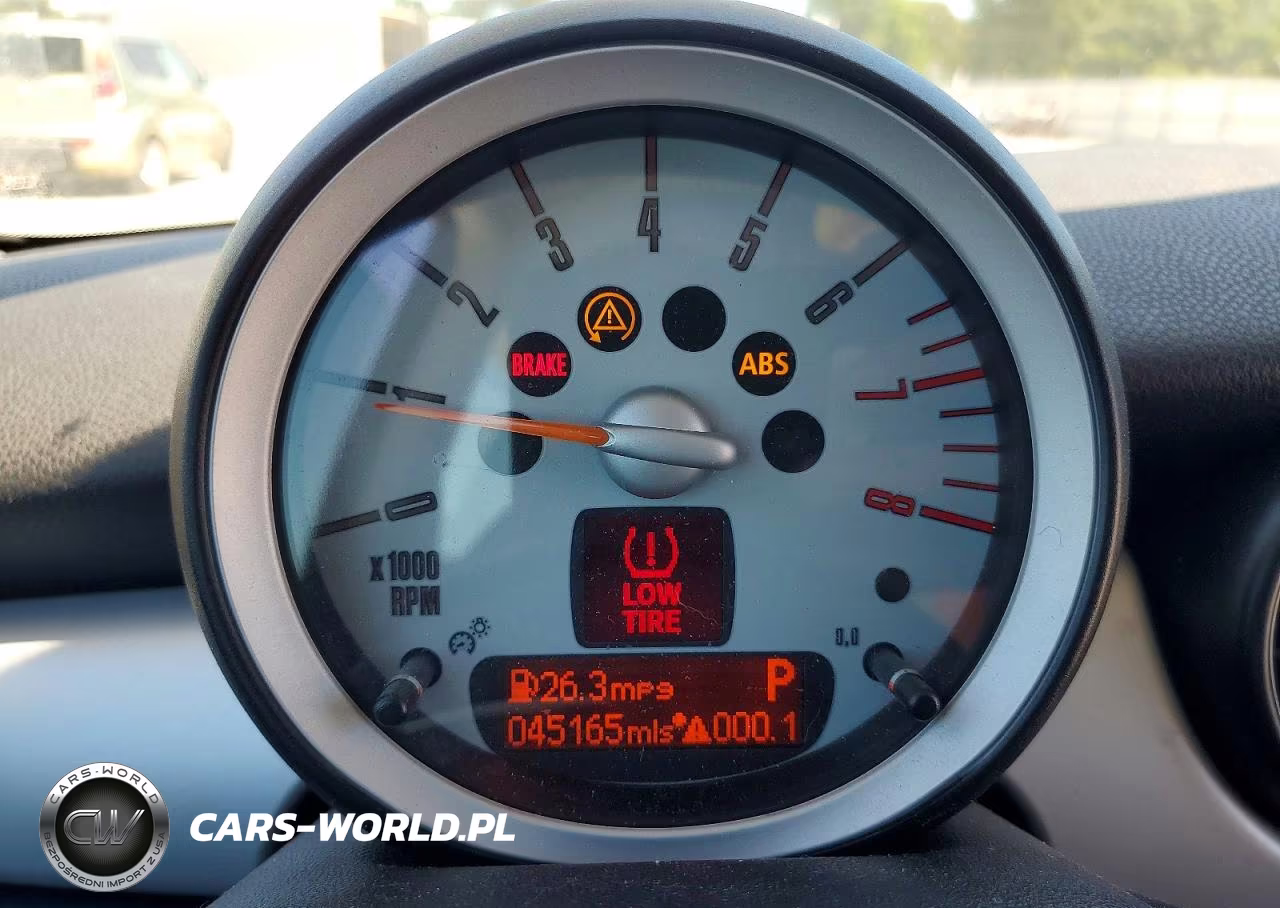 2009 Mini Cooper Clubman VIN:WMWML33599TN69388 - 9