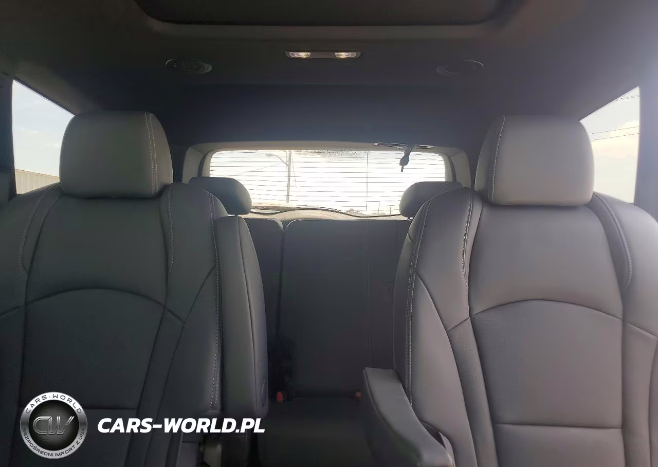 2024 Buick Enclave Essence VIN:5GAEVAKW0RJ111168 - 10