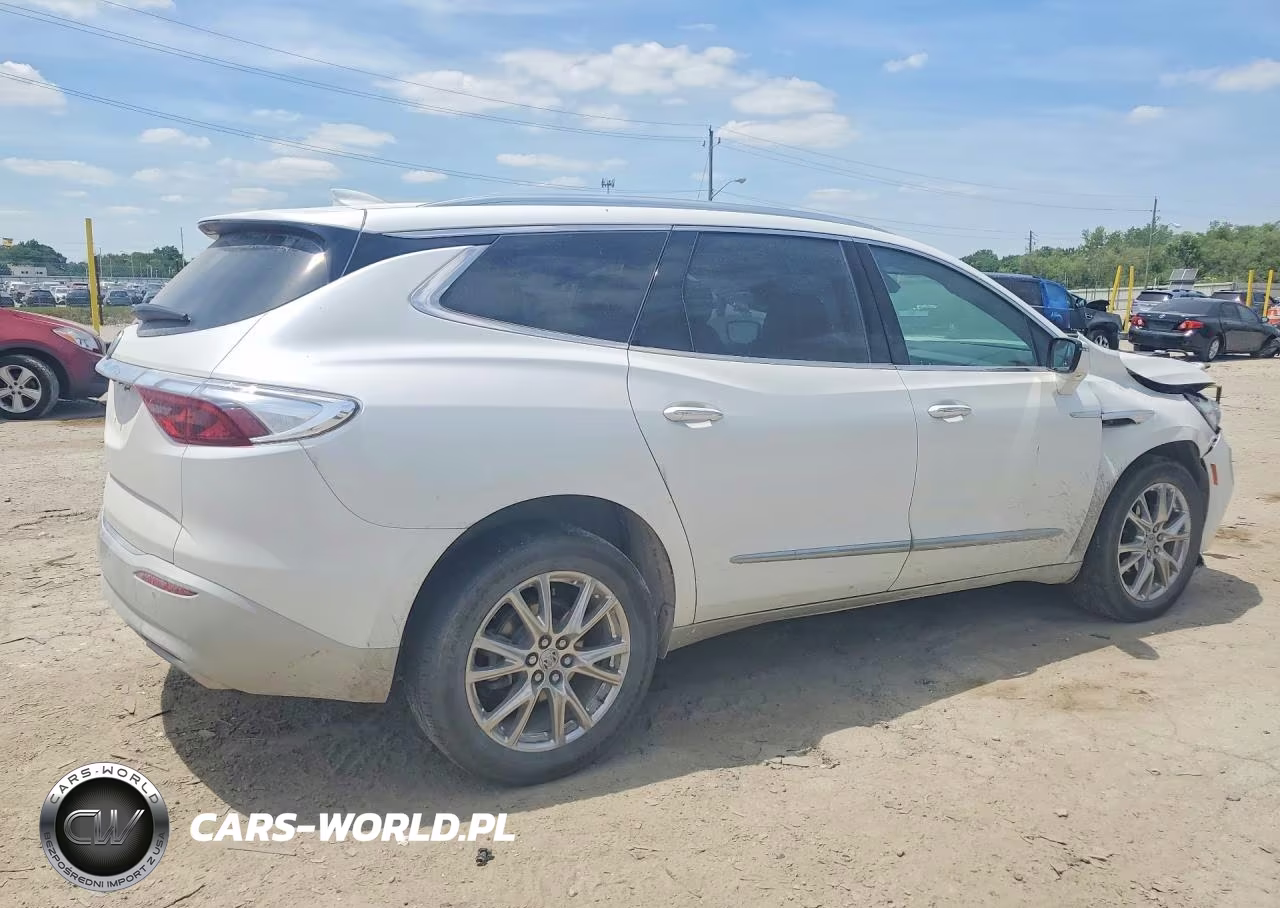 2024 Buick Enclave Essence VIN:5GAEVAKW0RJ111168 - 3