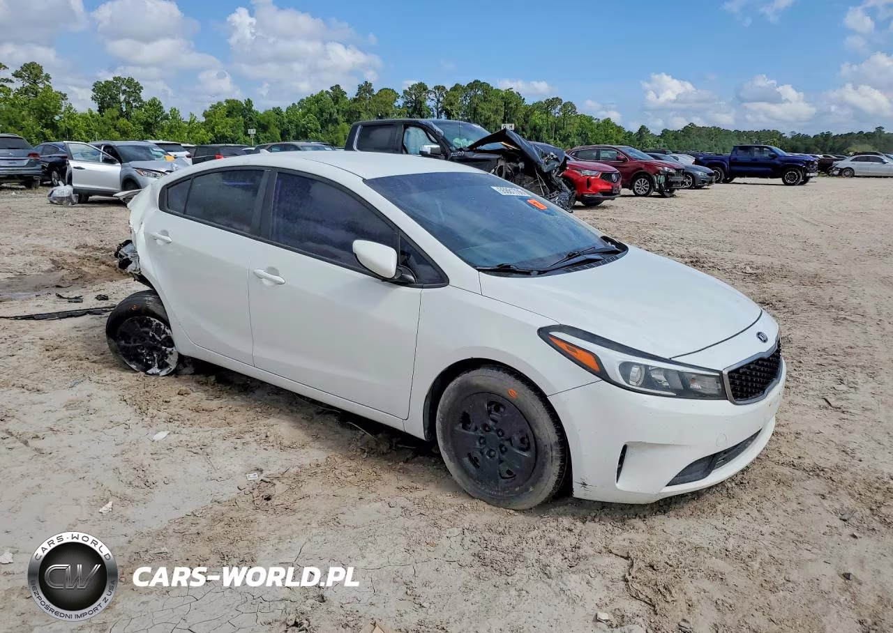 2018 Kia Forte VIN:3KPFK4A71JE212728 - 4