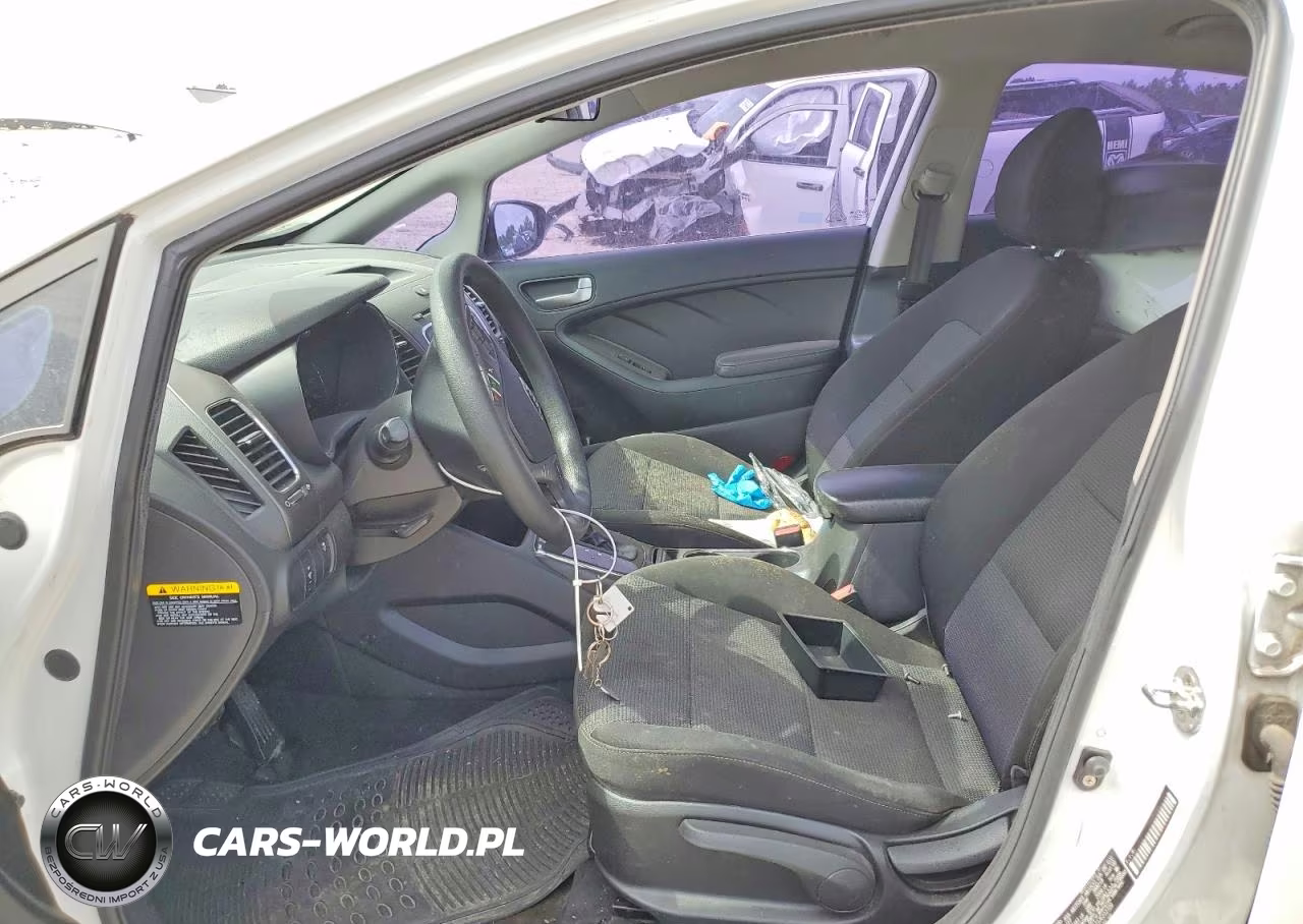 2018 Kia Forte VIN:3KPFK4A71JE212728 - 7
