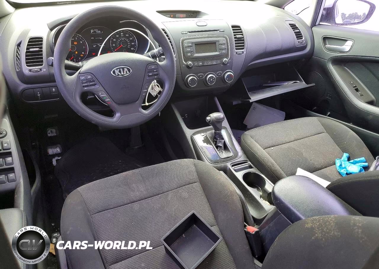 2018 Kia Forte VIN:3KPFK4A71JE212728 - 8