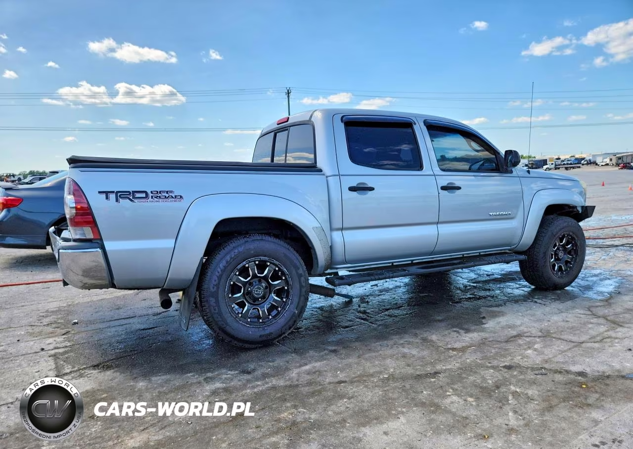 2013 Toyota Tacoma Double Cab VIN:3TMLU4EN4DM109562 - 3