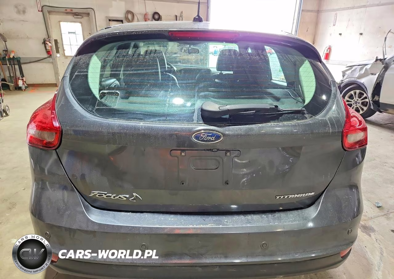 2018 Ford Focus Titanium VIN:1FADP3N29JL232899 - 6