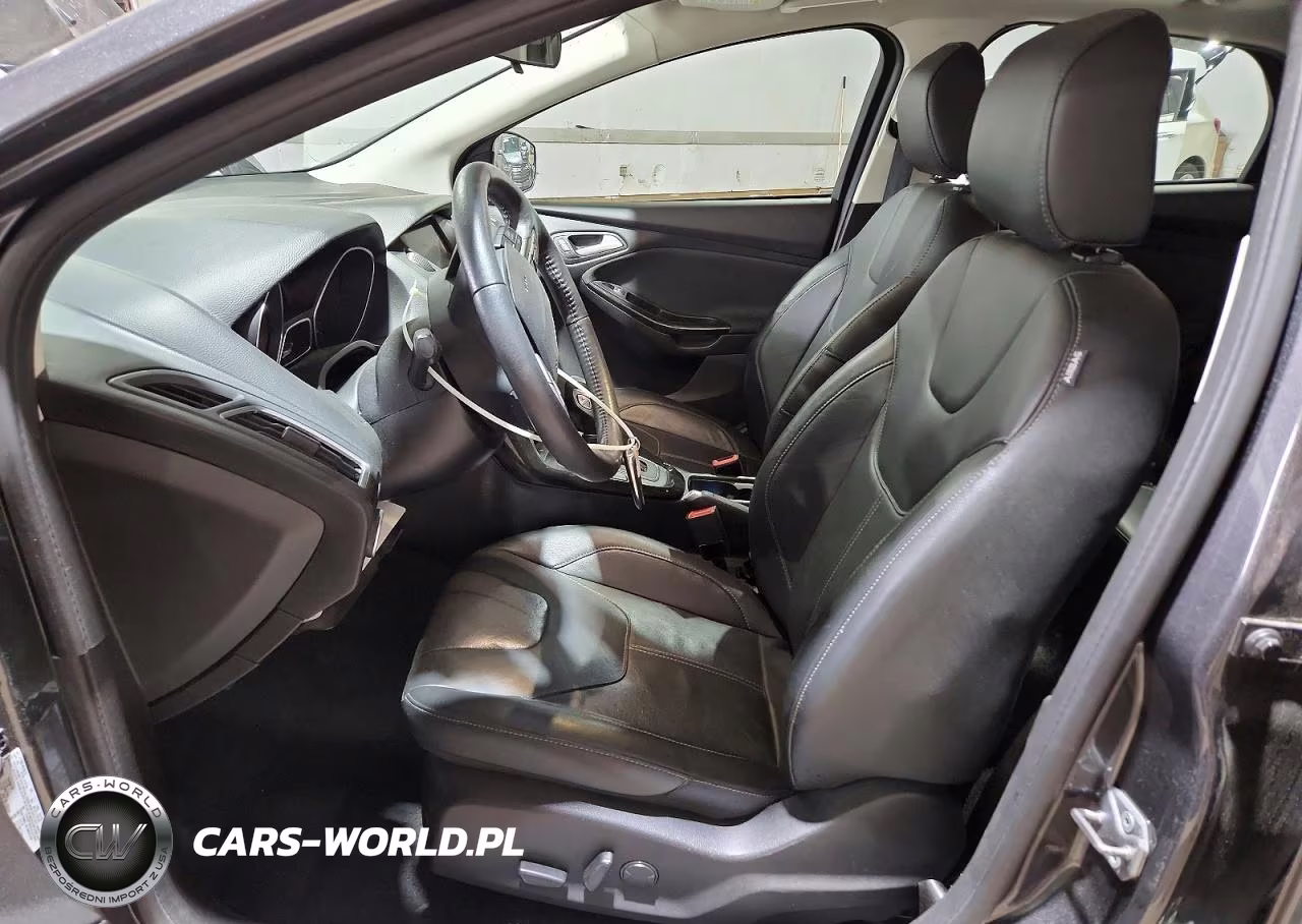 2018 Ford Focus Titanium VIN:1FADP3N29JL232899 - 7