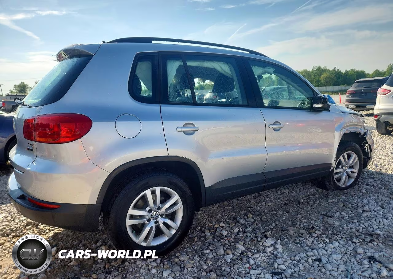 2016 Volkswagen Tiguan S VIN:WVGBV7AX1GW024941 - 3