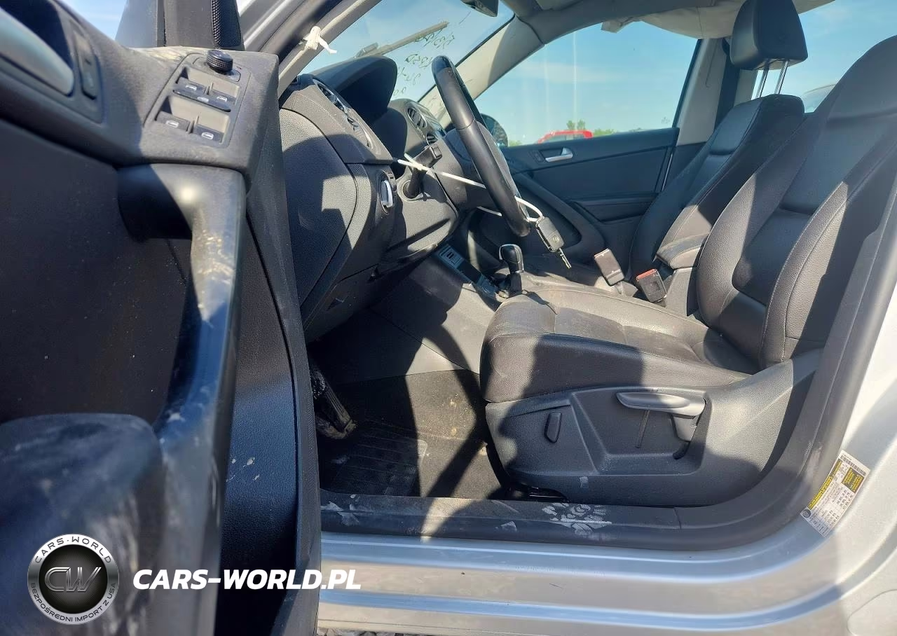 2016 Volkswagen Tiguan S VIN:WVGBV7AX1GW024941 - 7