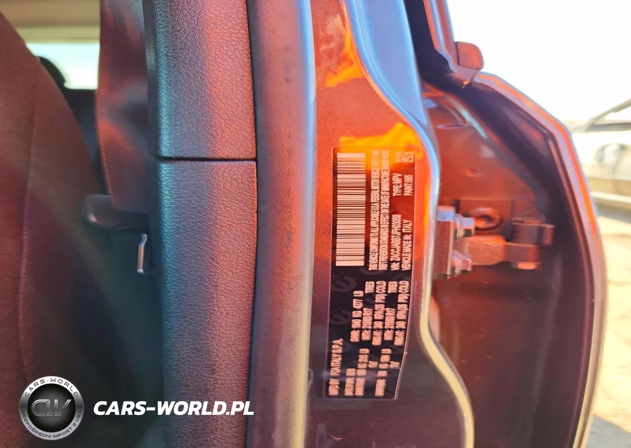 2018 Jeep Renegade Latitude VIN:ZACCJABB7JPH03069 - 13