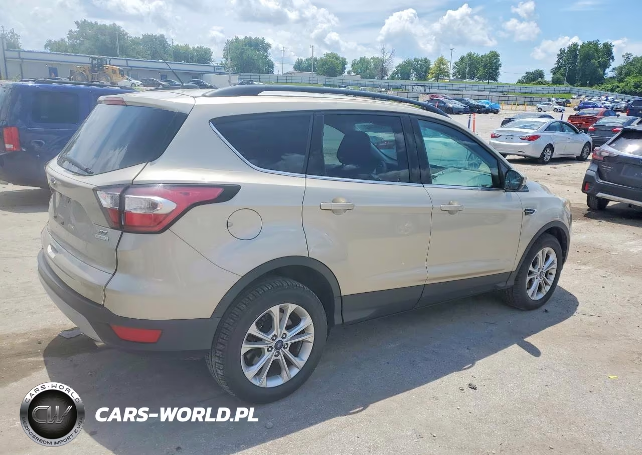 2017 Ford Escape Se VIN:1FMCU0GD6HUE18945 - 3