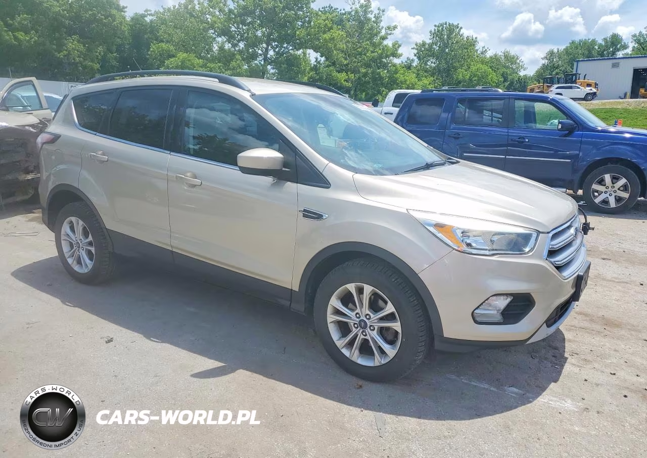 2017 Ford Escape Se VIN:1FMCU0GD6HUE18945 - 4