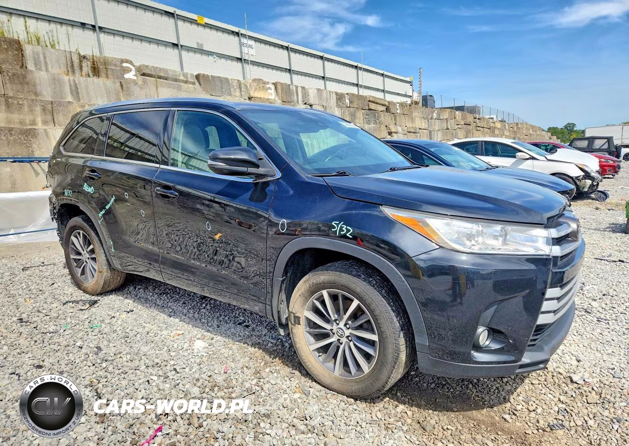 2017 Toyota Highlander Xle VIN:5TDJZRFH4HS417187 - 4