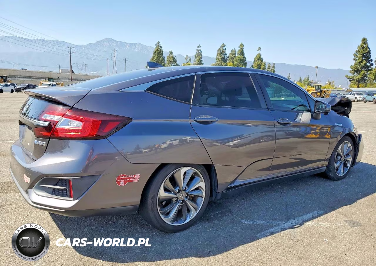2018 Honda Clarity VIN:JHMZC5F17JC000197 - 3