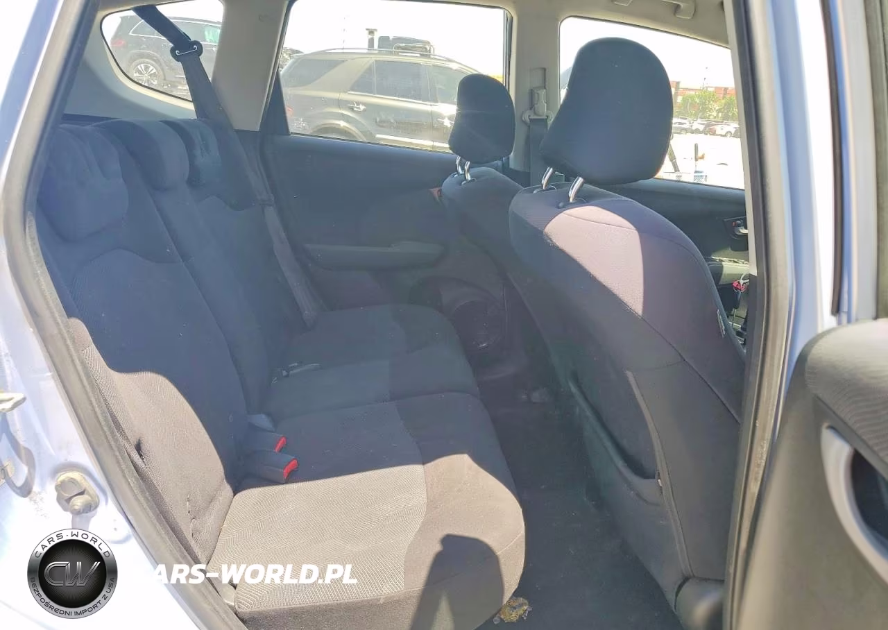 2010 Honda Fit Sport VIN:JHMGE8G47AC037486 - 11