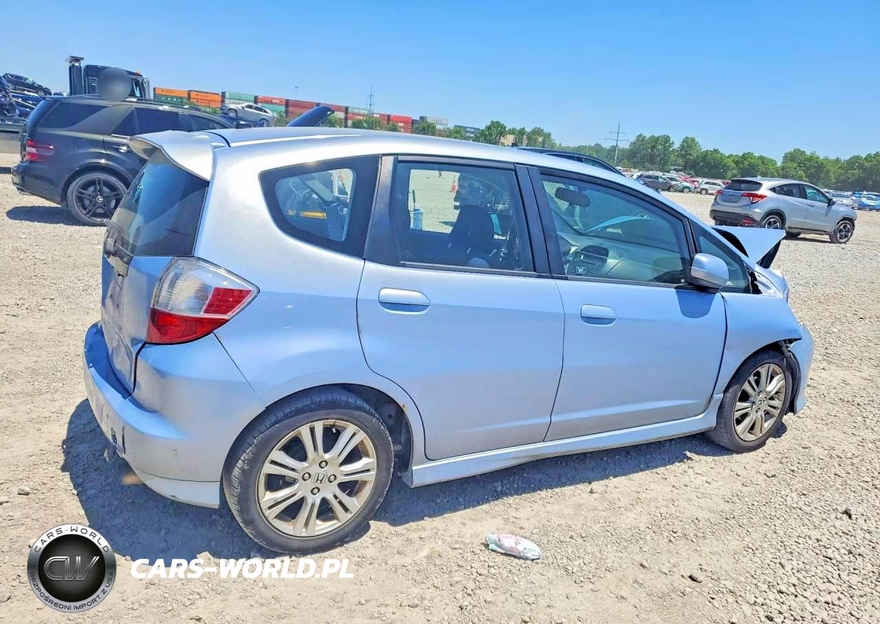 2010 Honda Fit Sport VIN:JHMGE8G47AC037486 - 3