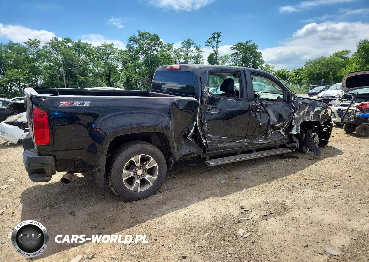 2015 Chevrolet Colorado Z71 VIN:1GCGTCE35F1157942 - 3