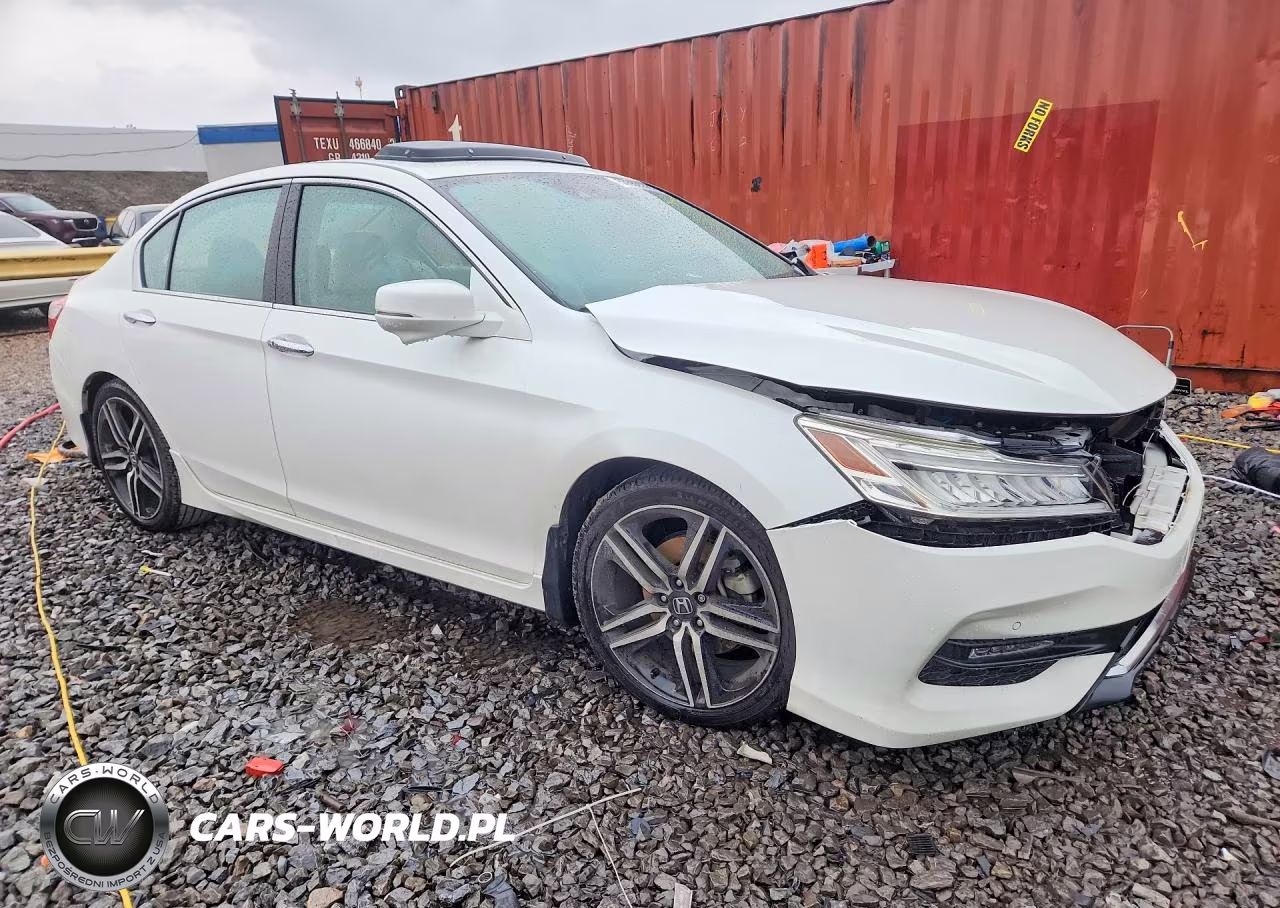 2017 Honda Accord Touring VIN:1HGCR3F97HA025558 - 4