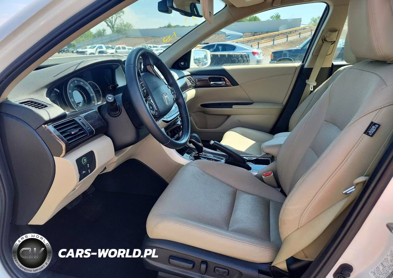 2017 Honda Accord Touring VIN:1HGCR3F97HA025558 - 7