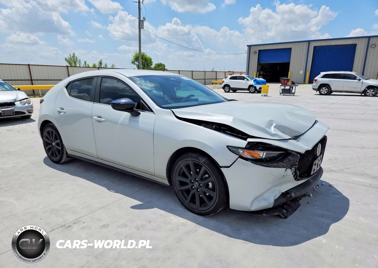 2024 Mazda 3 Select Sport VIN:JM1BPAKM0R1700182 - 4