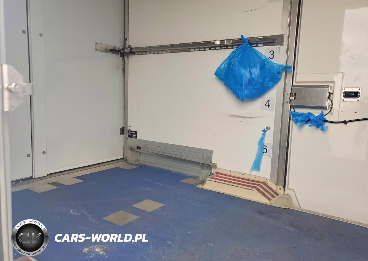 2020 Ford Transit Delivery Truck VIN:1FDBW5Z82LKA95579 - 10