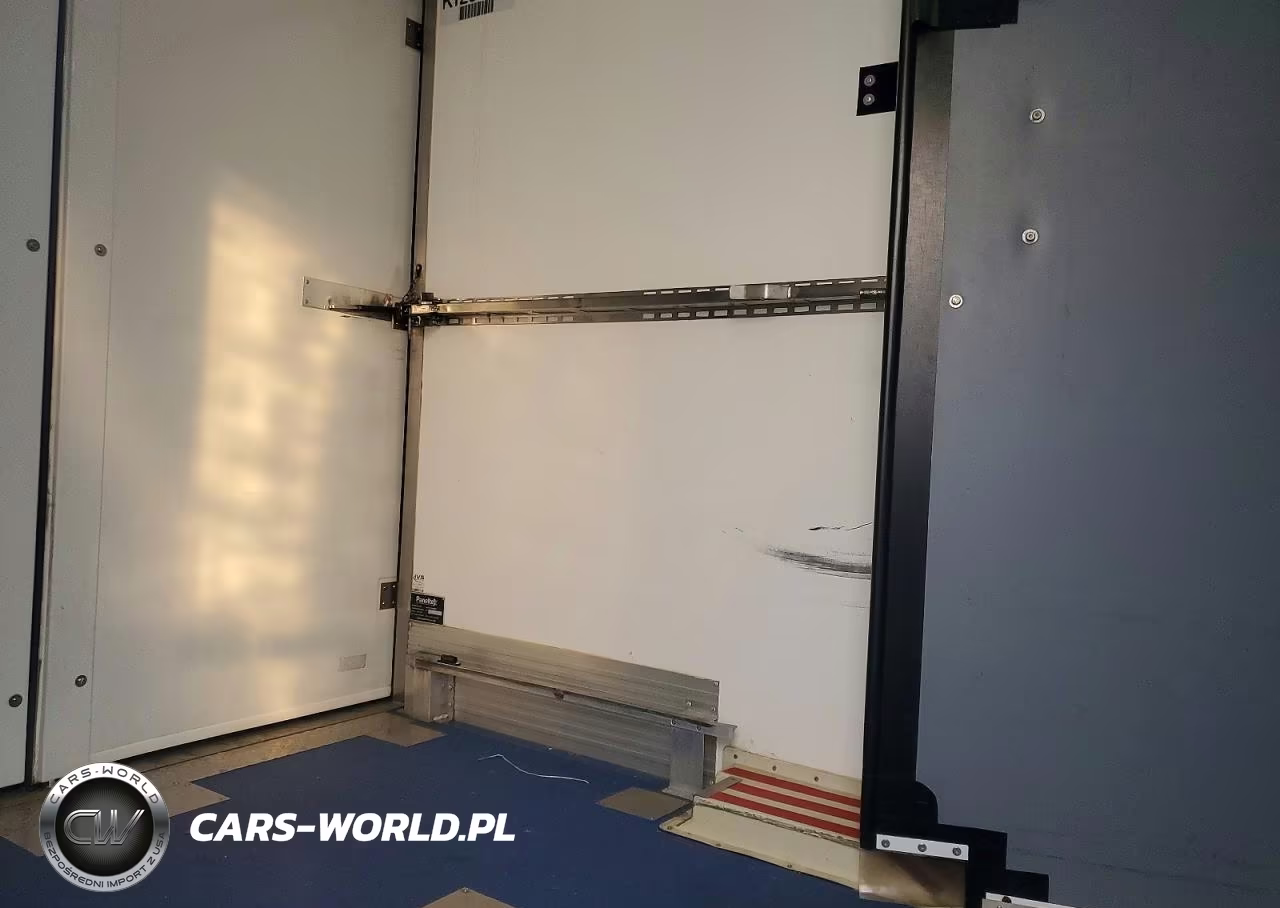 2020 Ford Transit Delivery Truck VIN:1FDBW5Z84LKB24922 - 10