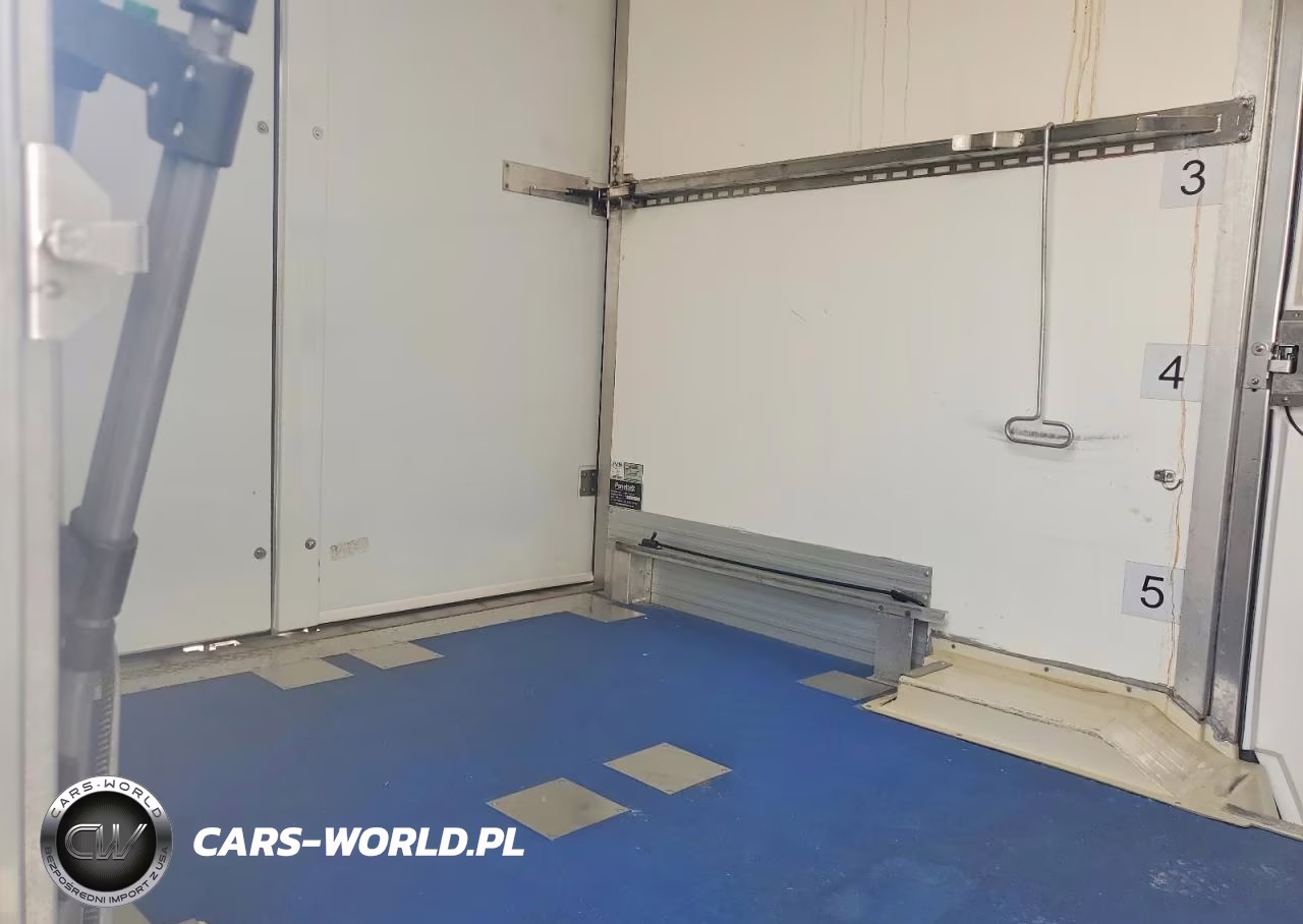 2020 Ford Transit Delivery Truck VIN:1FDBW5Z88LKB36796 - 10