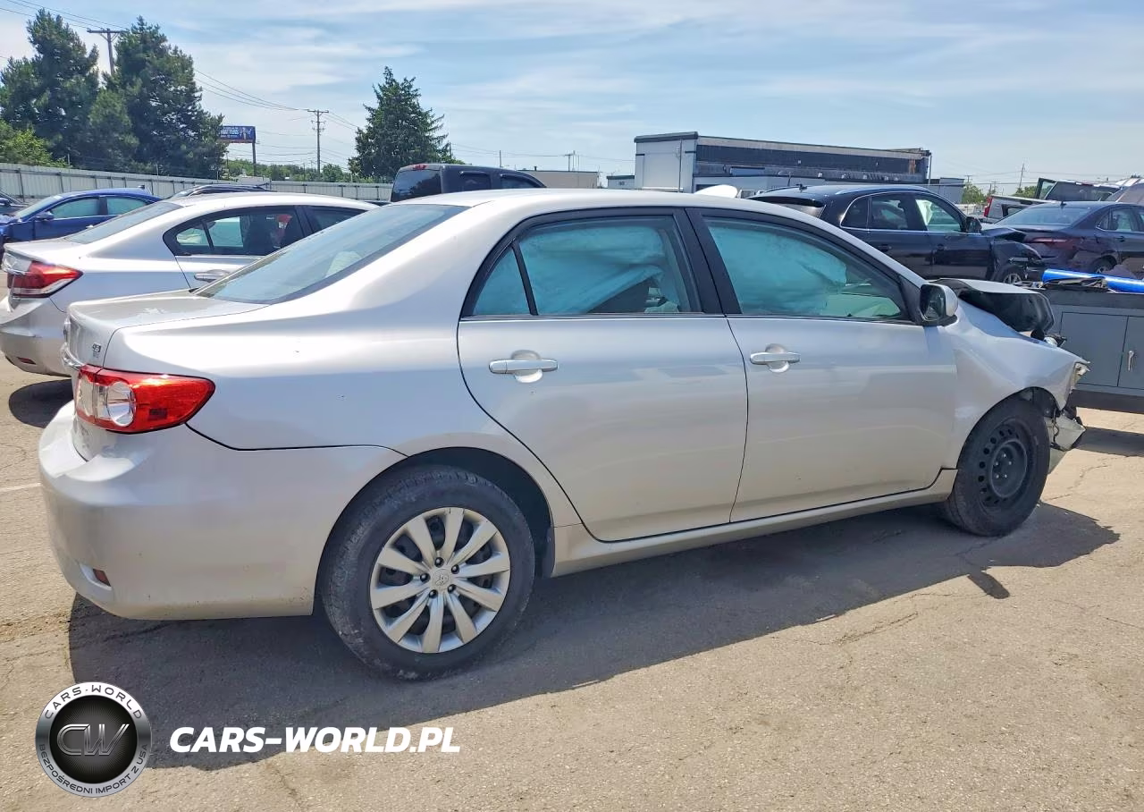 2013 Toyota Corolla Le VIN:2T1BU4EE1DC027647 - 3
