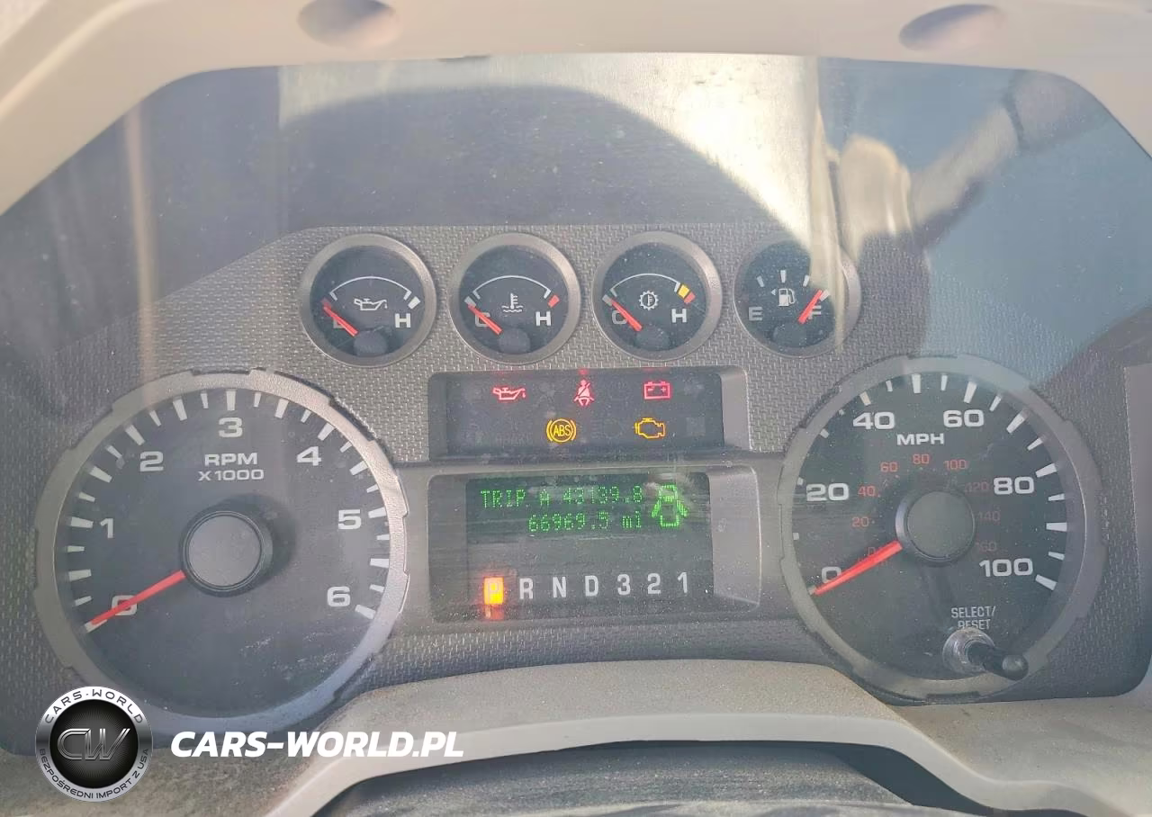 2009 Ford F350 Super Duty VIN:1FDWF36579EA18438 - 9
