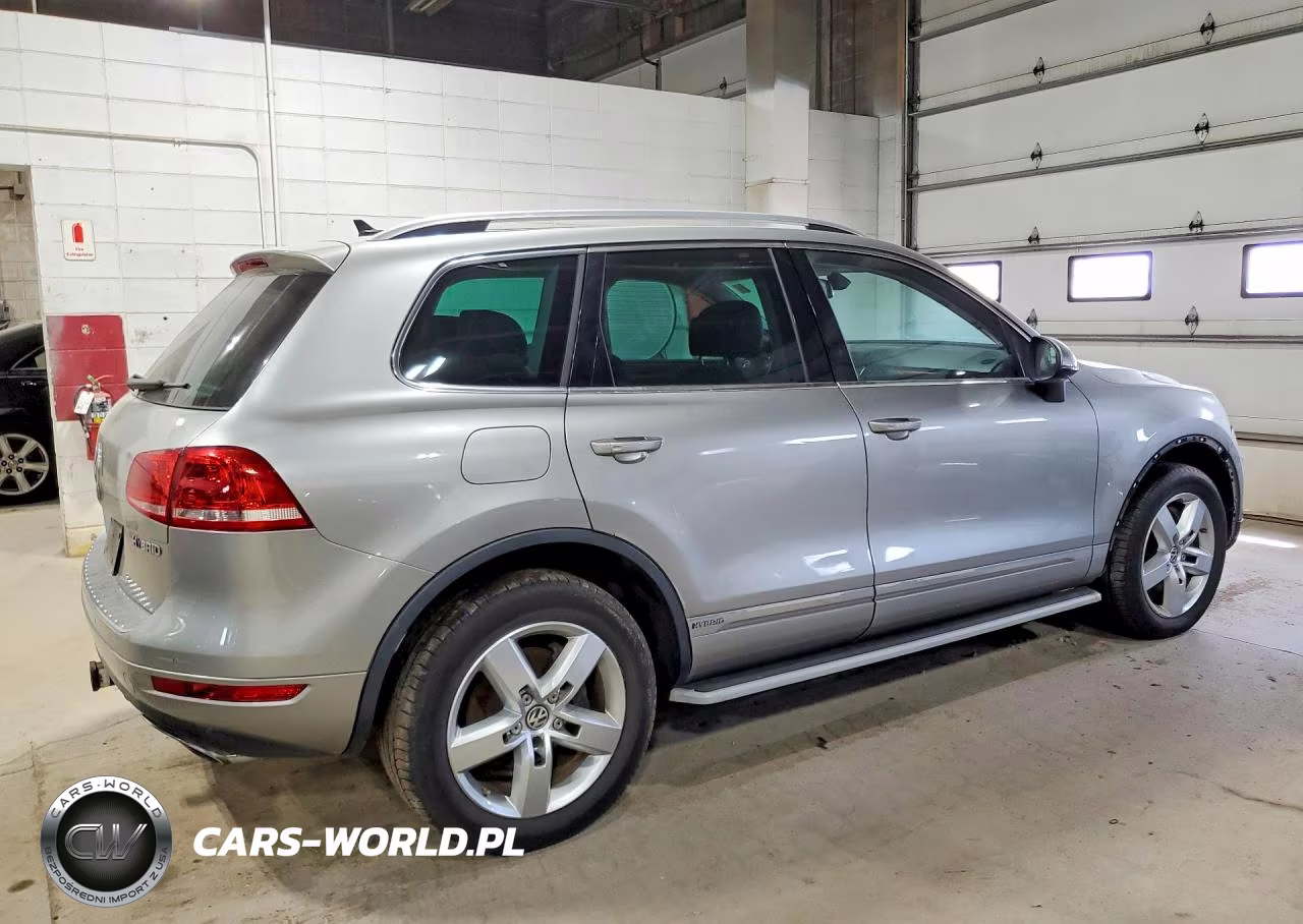 2011 Volkswagen Touareg Hybrid VIN:WVGFG9BP1BD004991 - 3