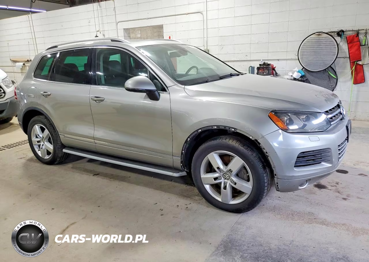 2011 Volkswagen Touareg Hybrid VIN:WVGFG9BP1BD004991 - 4