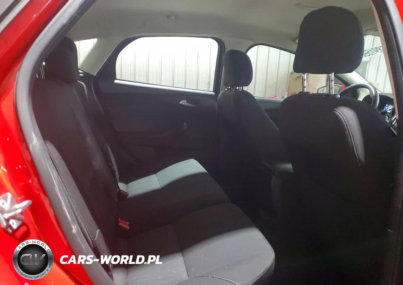 2016 Ford Focus Se VIN:1FADP3K21GL264663 - 10
