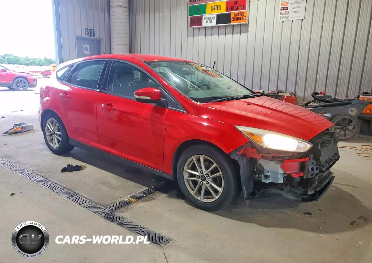 2016 Ford Focus Se VIN:1FADP3K21GL264663 - 4